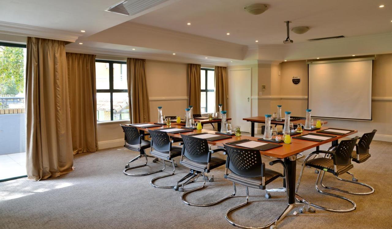 City Lodge Hotel Eastgate Йоханесбург Екстериор снимка