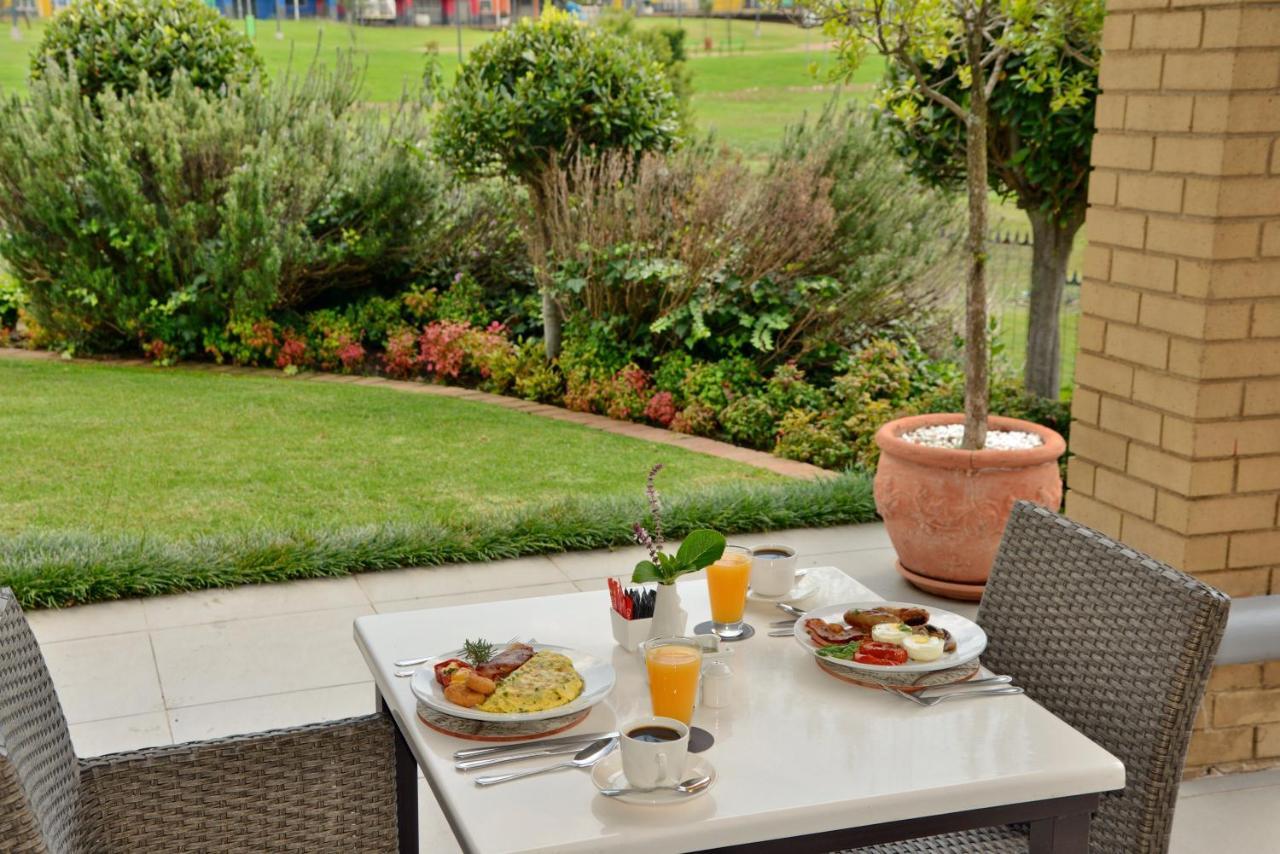 City Lodge Hotel Eastgate Йоханесбург Екстериор снимка