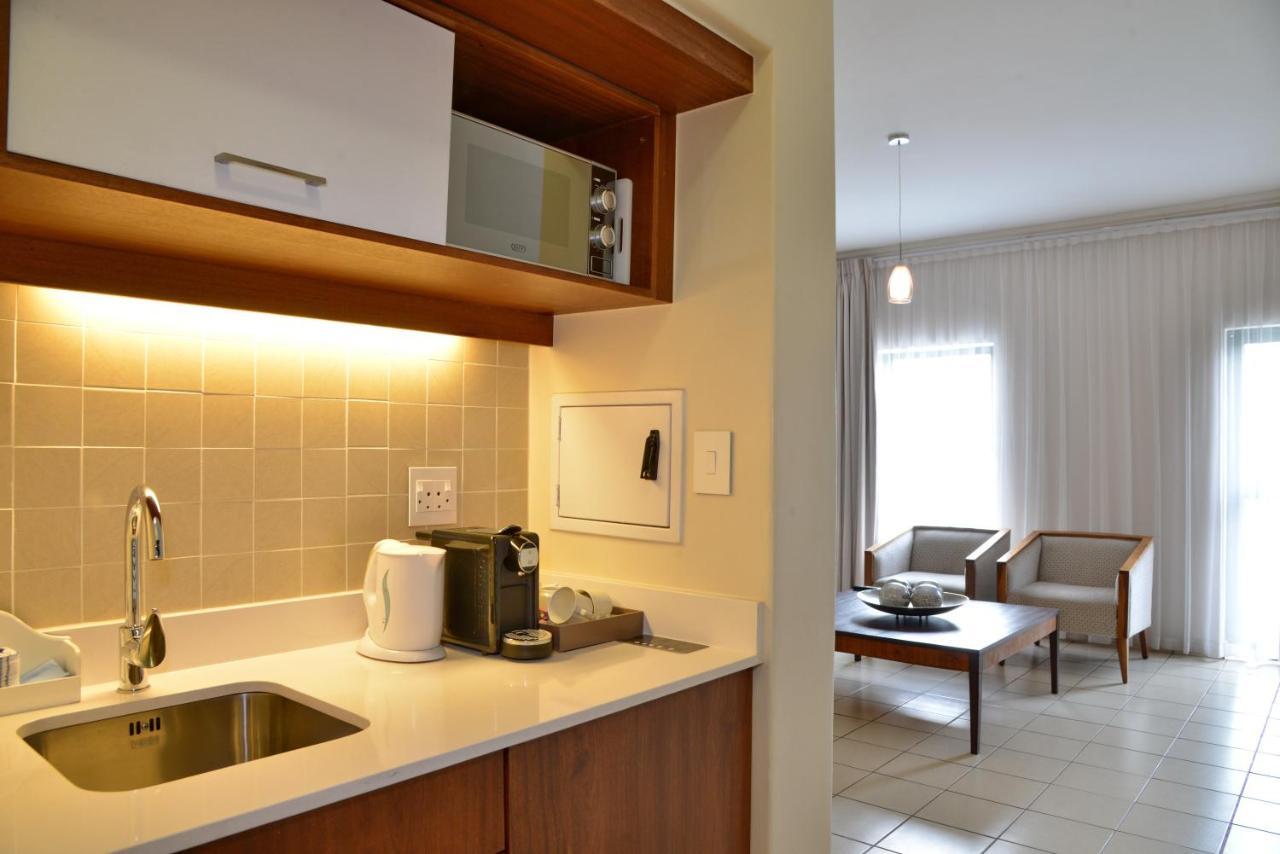 City Lodge Hotel Eastgate Йоханесбург Екстериор снимка